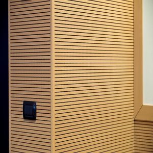 חיפויי קירות ותקרות מעץ