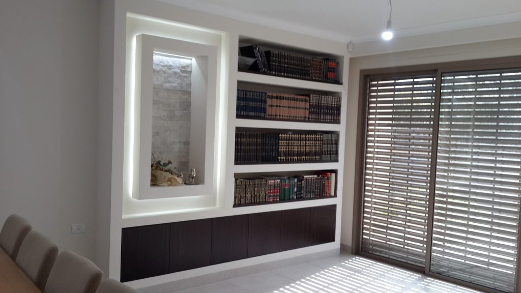 ספריות גבס ספריות גבס , ספריות גבס לספרי קודש , ספריית גבס , ספריות קודש מודרניות , ספריה מגבס